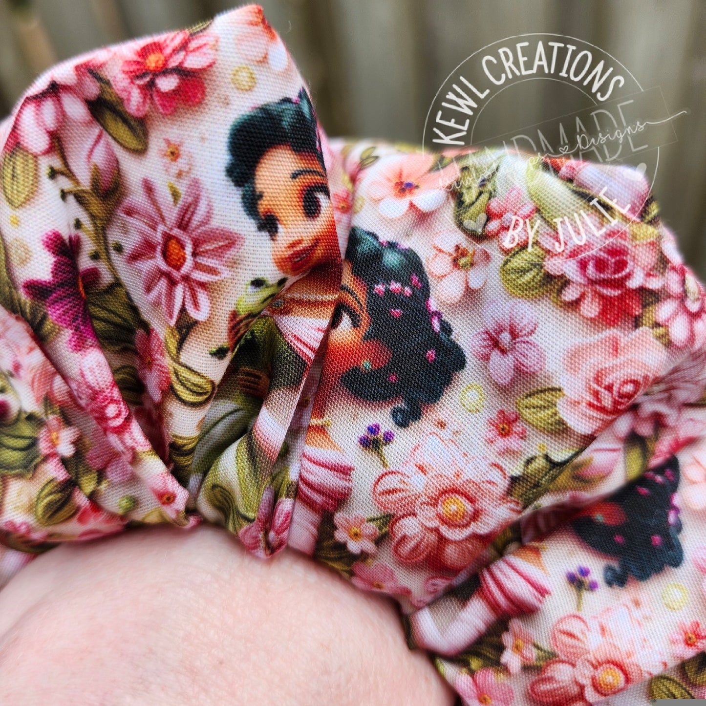 Cute and fashionable scrunchies | hair ties