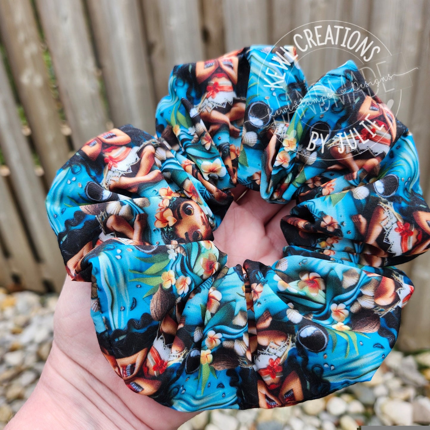 Cute and fashionable scrunchies | hair ties