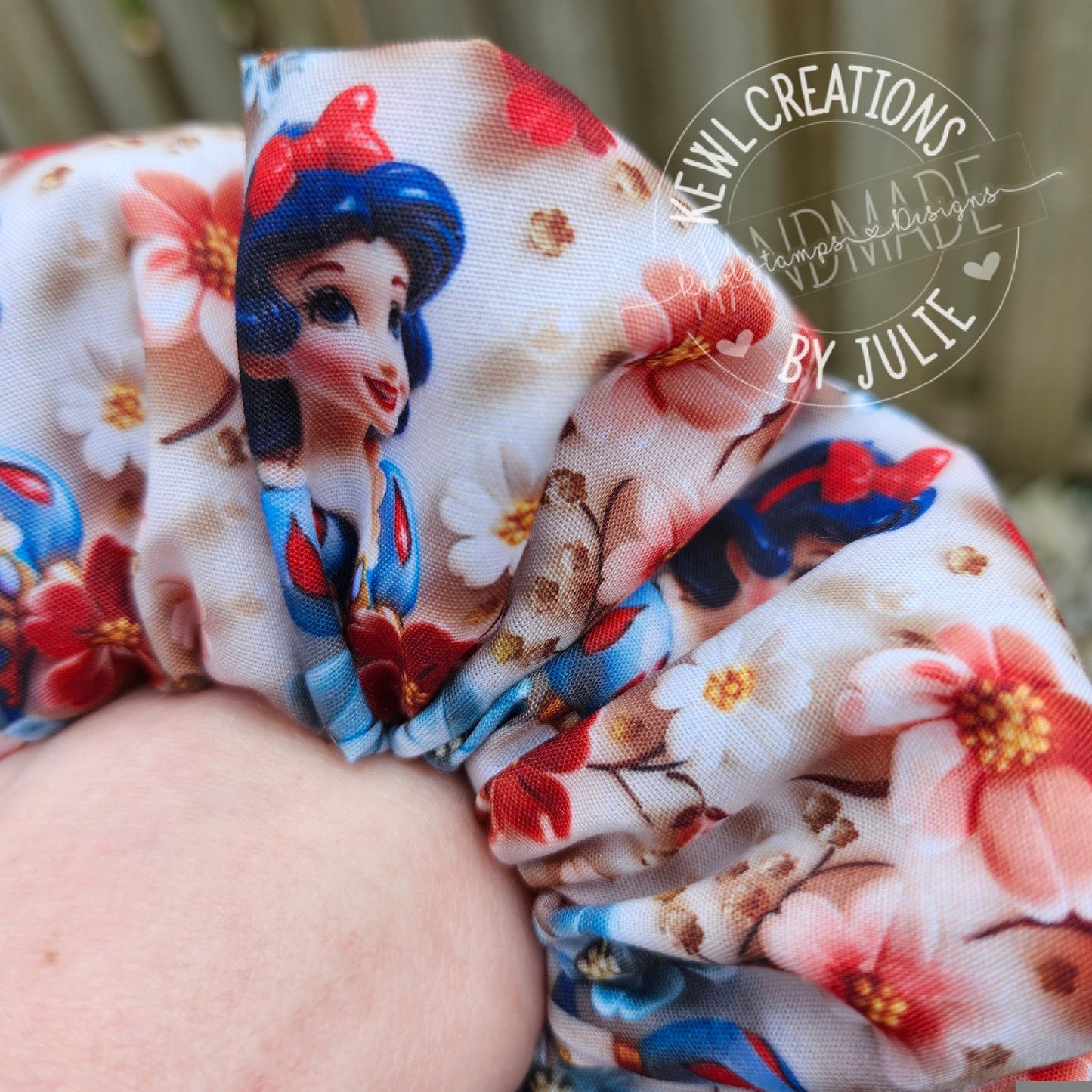 Cute and fashionable scrunchies | hair ties