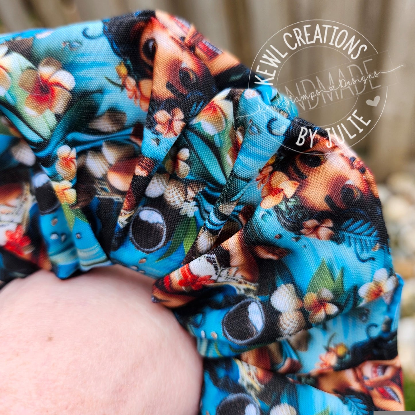 Cute and fashionable scrunchies | hair ties