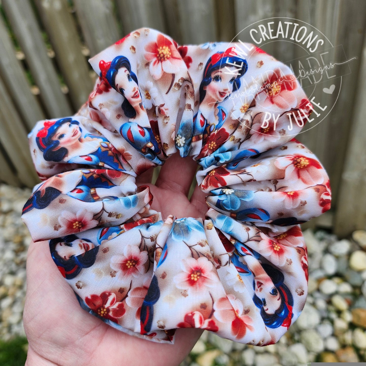 Cute and fashionable scrunchies | hair ties