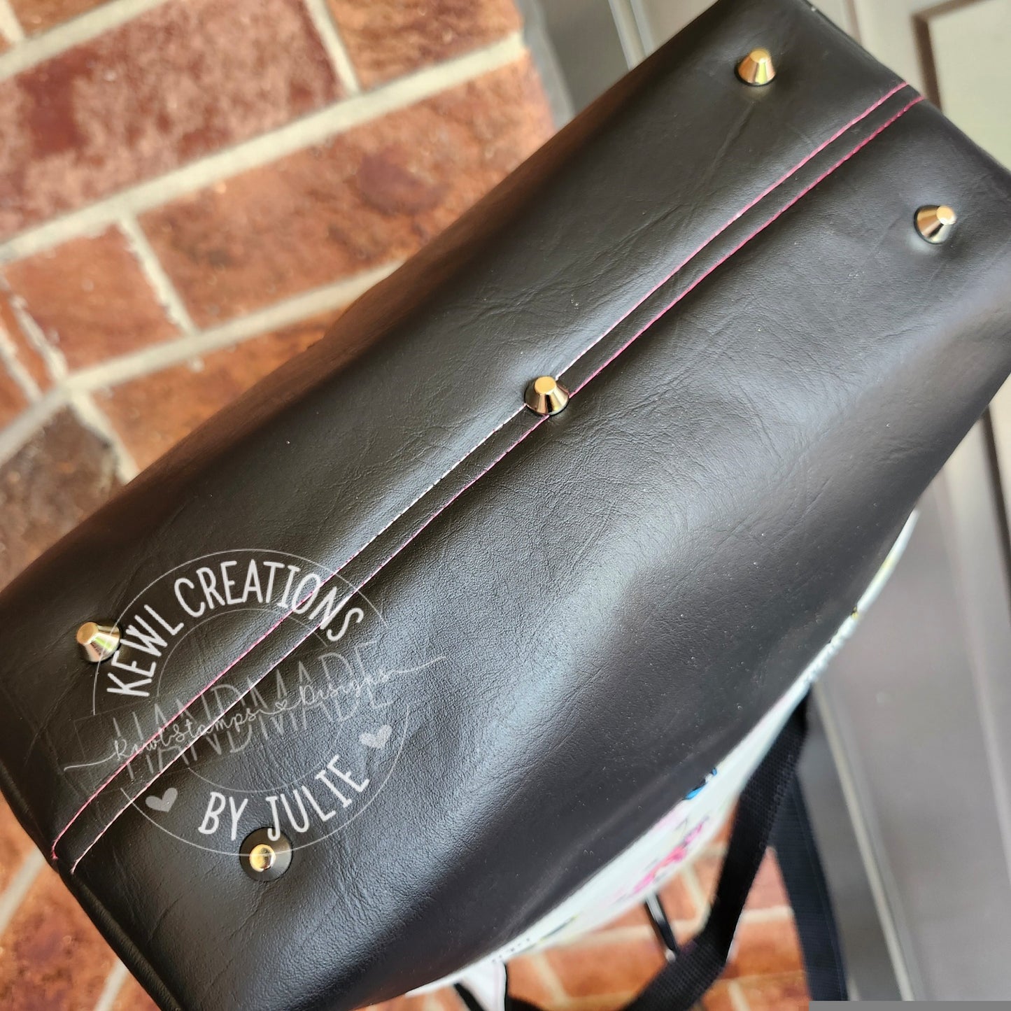 Boxed bottom handbag tote crossbody