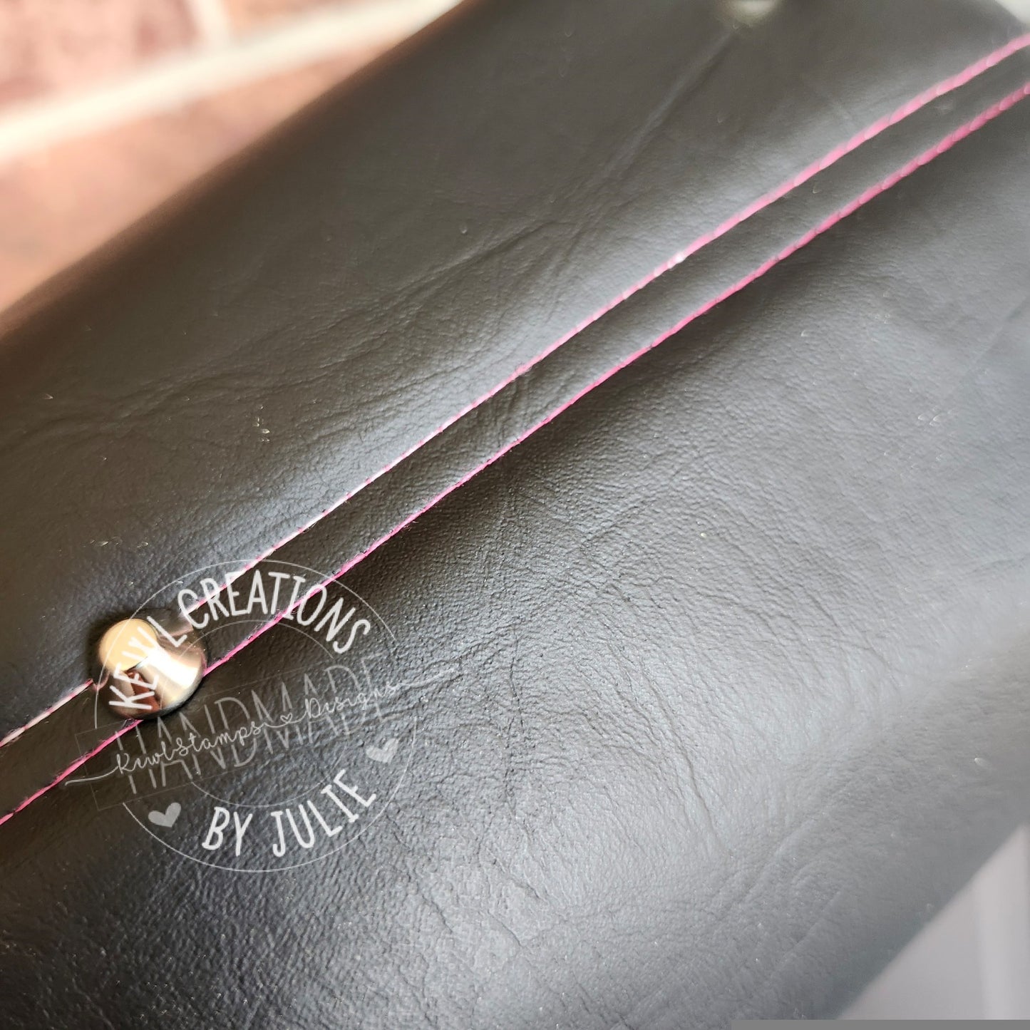 Boxed bottom handbag tote crossbody